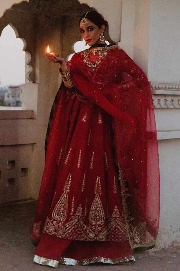 Latest Pakistani Bridal Dress in Pishwas and Red Lehenga Style