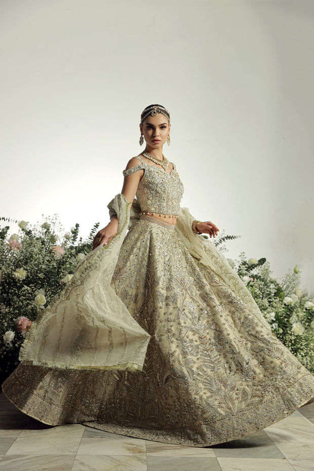 Latest Pakistani Bridal Dress in Wedding Choli Lehenga Style