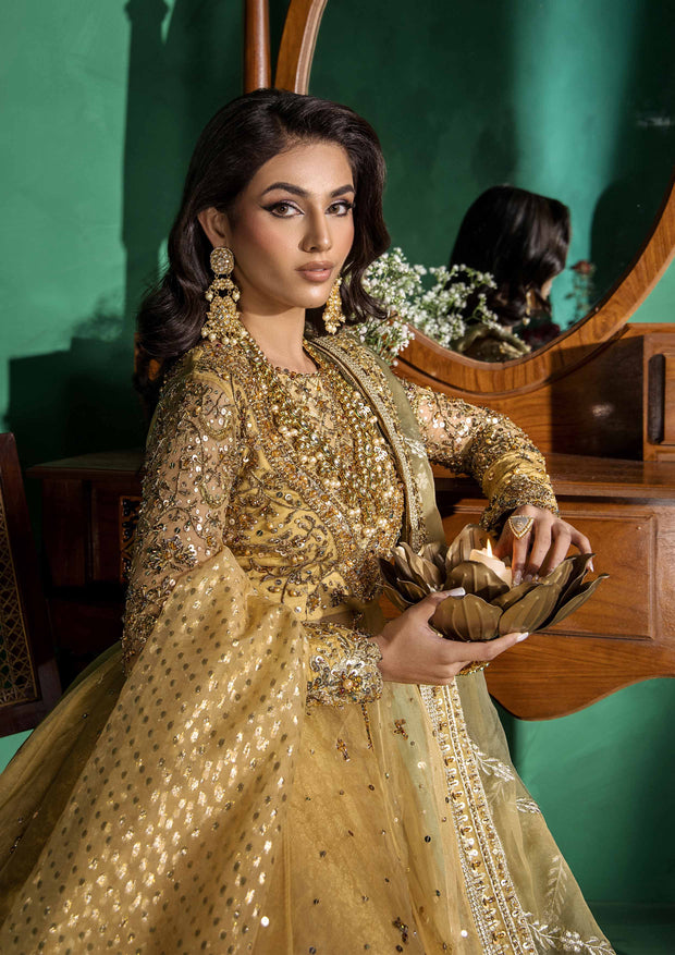 Latest Pakistani Bridal Mehndi Dress in Yellow Pishwas Style