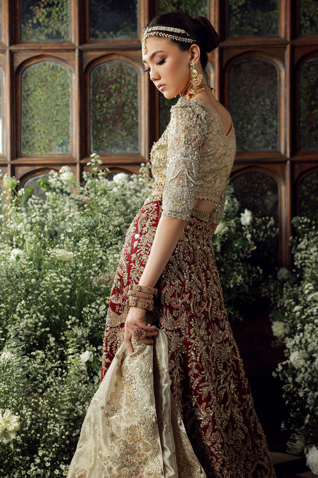 Latest Pakistani Bridal Outfit in Wedding Choli Lehenga Style