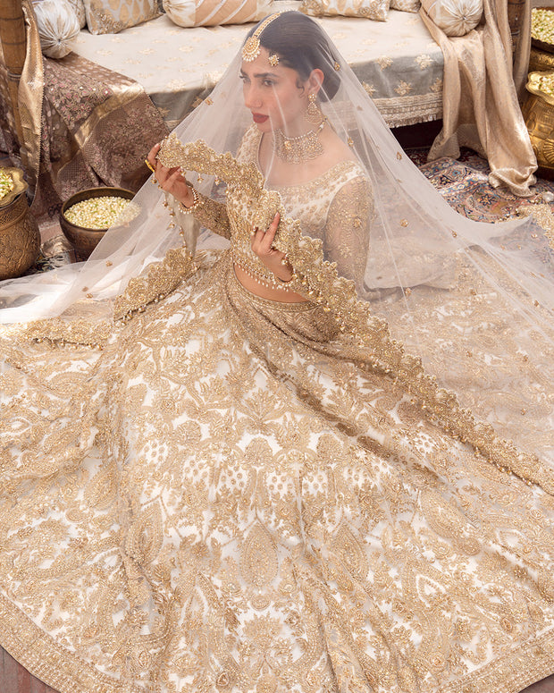 Latest Pakistani Bridal Outfit in Wedding Lehenga Choli Style