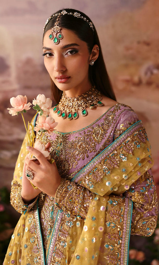 Latest Pakistani Wedding Dress in Elegant Kameez Pants Style