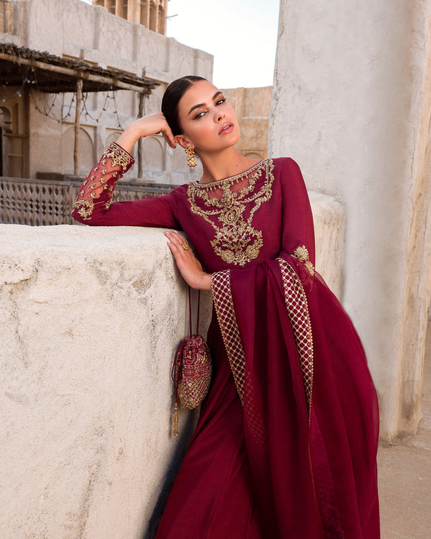Latest Pakistani Wedding Dress in Pishwas and Churidar Style