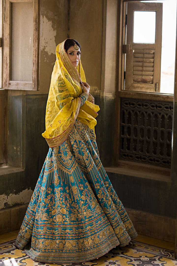 Latest Traditional Pishwas and Dupatta Pakistani Bridal Dress