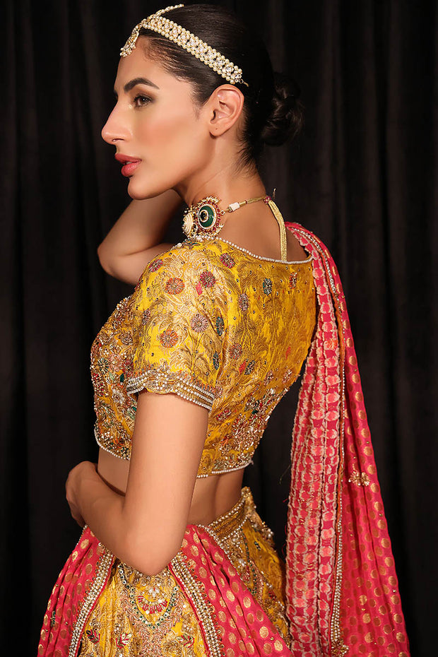 Latest Yellow Lehenga Choli and Pink Dupatta Mehndi Dress