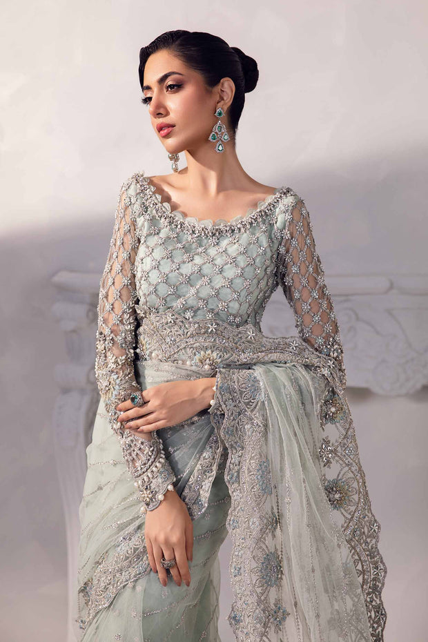 Latest Pakistani Wedding Dress in Elegant Blue Saree Style