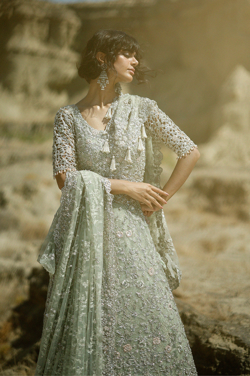 Latest Trendy Pakistani Bridal Dress in Lehenga Pishwas Style