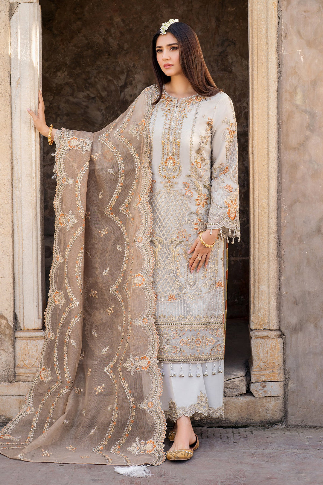Luxury Embroidered Grey Pakistani Salwar Kameez Organza Dupatta