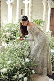 Elegant White Pakistani Bridal Dress with Intricate Embroidery