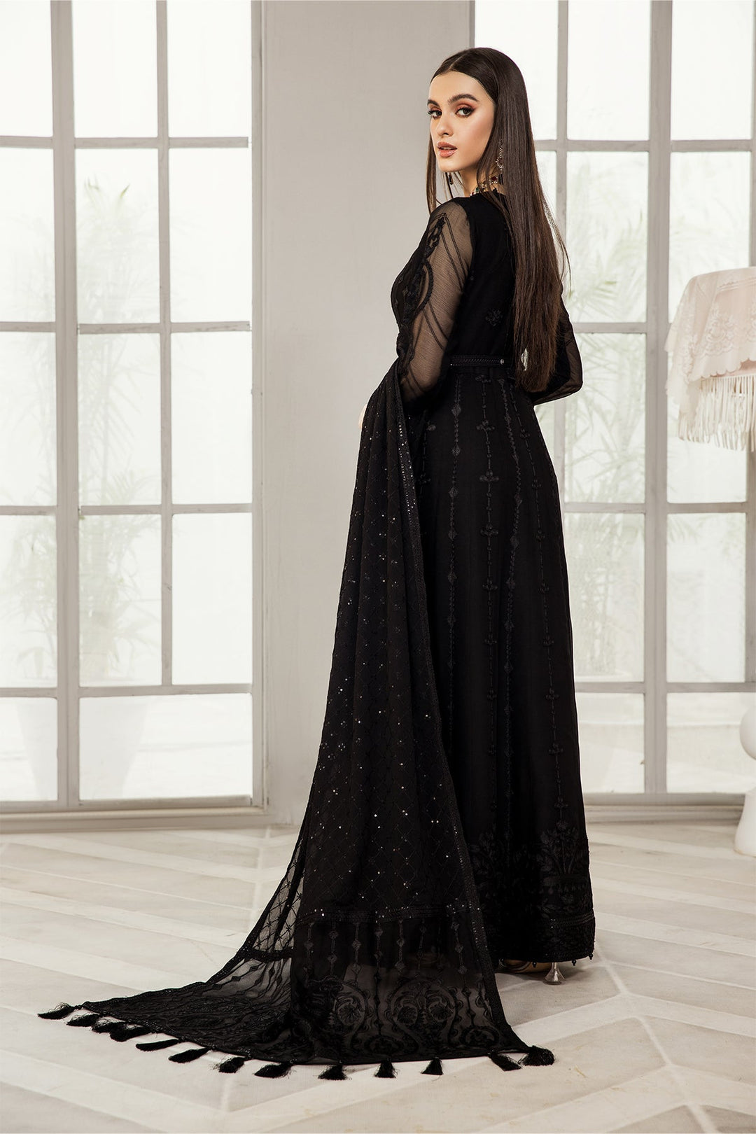 Classic Black Pakistani Party Wear Long Frock Dupatta XLARGE Classic Black Pakistani Party Wear Long Frock Dupatta XLARGE