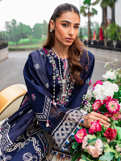 New Elegantly Embellished Pakistani Salwar Kameez Dupatta Salwar Suit