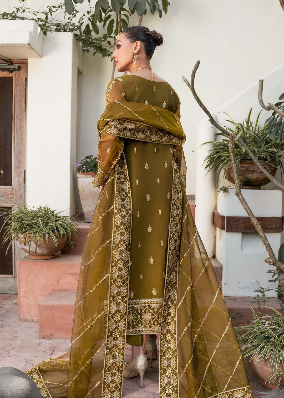 New Luxury Embroidered Mehndi Green Pakistani Salwar Kameez Suit 2023