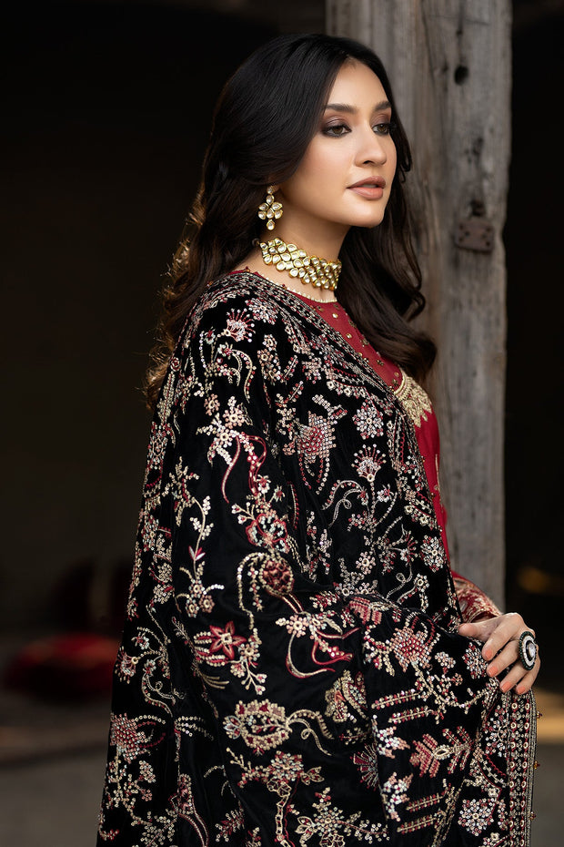 Red Luxury Velvet Black Shawl Pakistani Wedding Dress LARGE Red Luxury Velvet Black Shawl Pakistani Wedding Dress LARGE