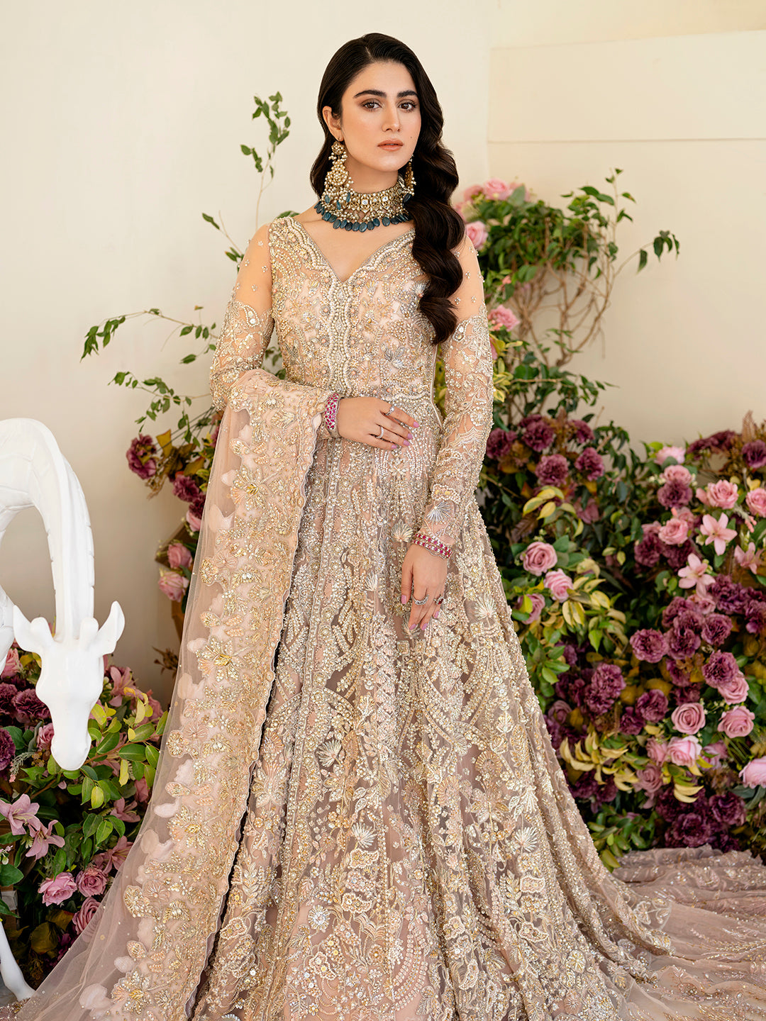 Gulmeena: Exquisite Pakistani Bridal Dress in Blush Pink