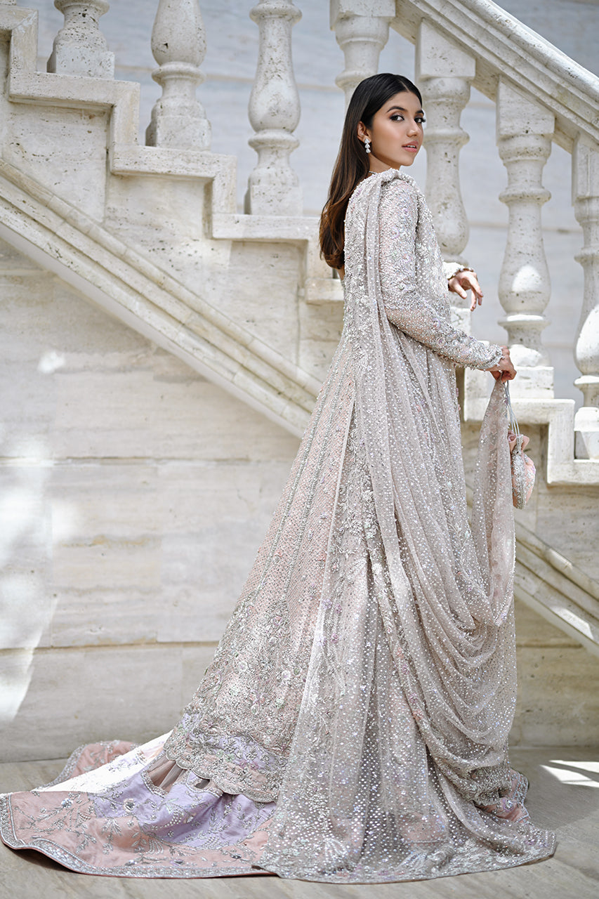 Stunning Pakistani Bridal Lehenga & Peshwas for Your Dream Wedding