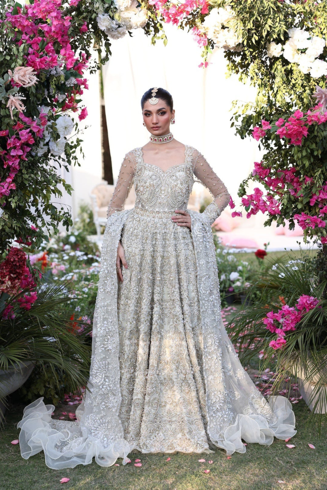 Elegant Pakistani Bridal Gown - Stunning Wedding Dress