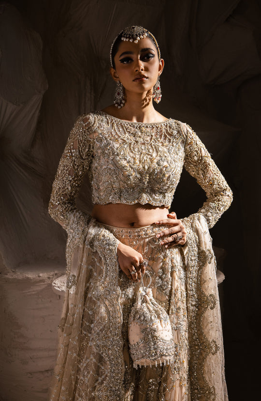 Pakistani Bridal Dress in Wedding Lehenga Choli Style Online