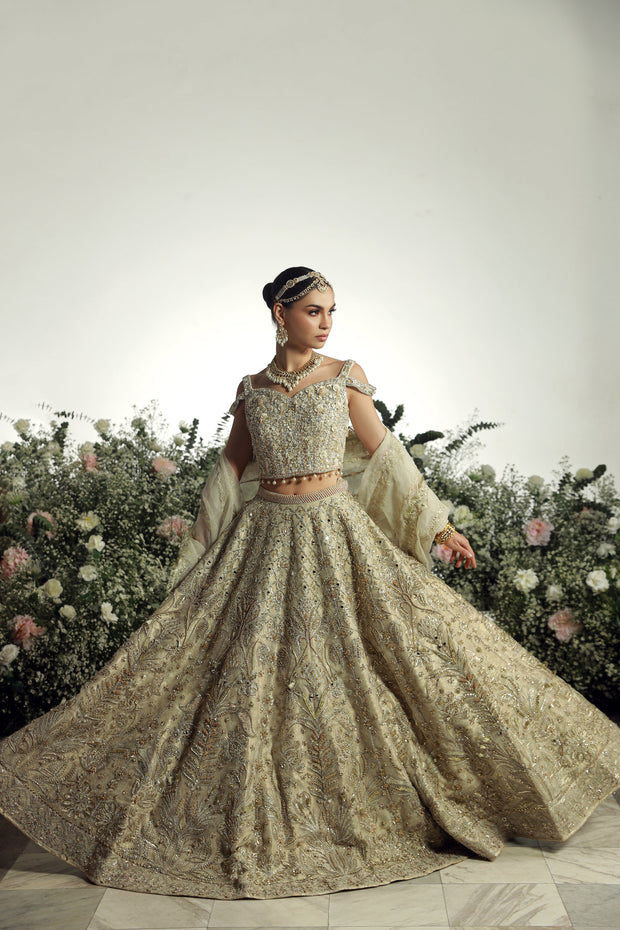 Pakistani Bridal Outfit in Wedding Choli Lehenga Style