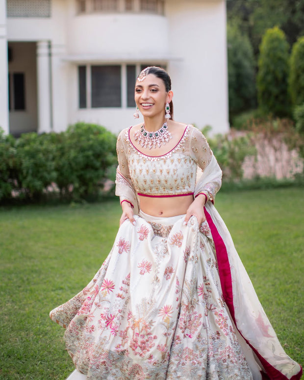 Pakistani Wedding Dress in Bridal Lehenga Choli Style Online