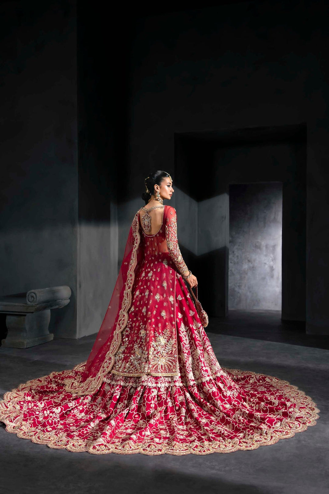 Stunning Pakistani Bridal Lehenga Kameez in Red