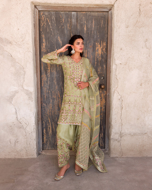 Pakistani Wedding Dress in Salwar Kameez Dupatta Style Online