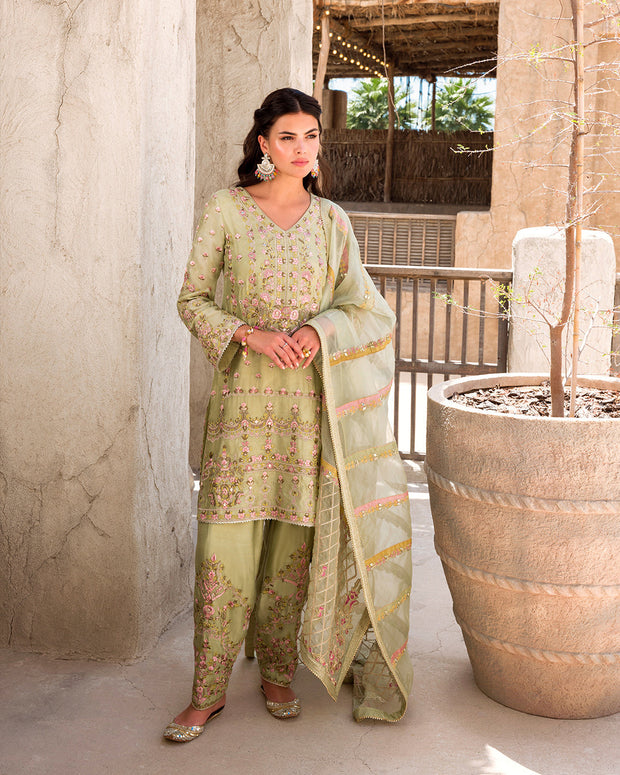 Pakistani Wedding Dress in Salwar Kameez Dupatta Style