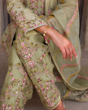 Pakistani Wedding Dress in Salwar Kameez and Dupatta Style