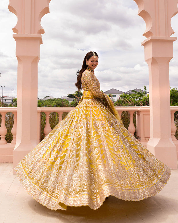 Pakistani Wedding Dress in Traditional Pishwas Style Online