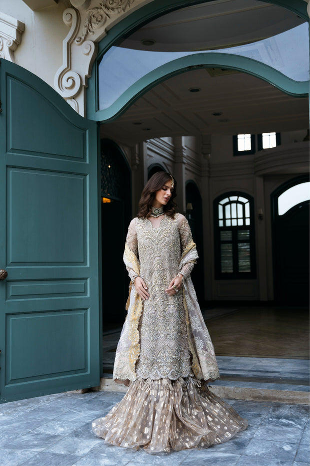 Pakistani Wedding Dress in Royal Lehenga Kameez Style Online