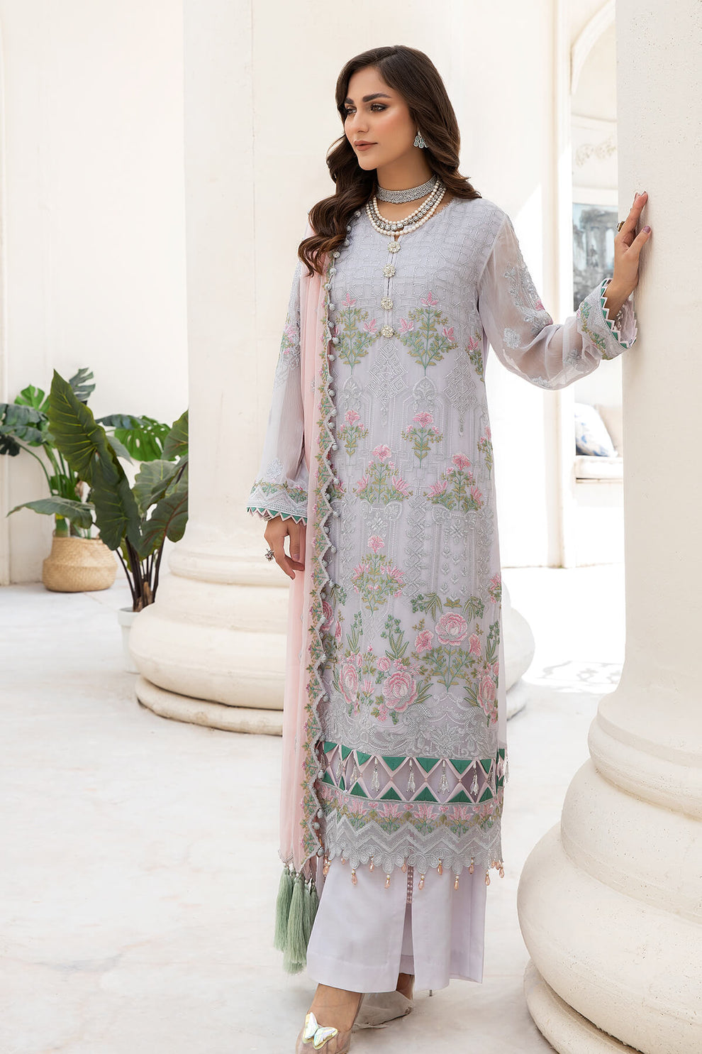 Pakistani salwar Kameez Dupatta Lilac Heavily Embroidered Salwar Suit