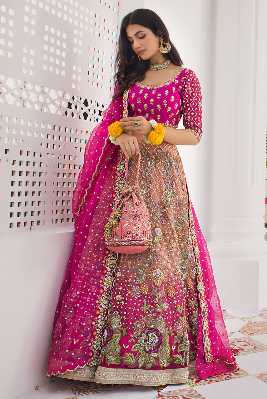pink mehndi dress Mehndi fit #mehndioutfit #soraya #desioutfit #hotpink