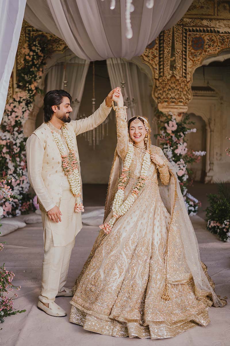 Premium Off White Pishwas and Lehenga Pakistani Bridal Dress