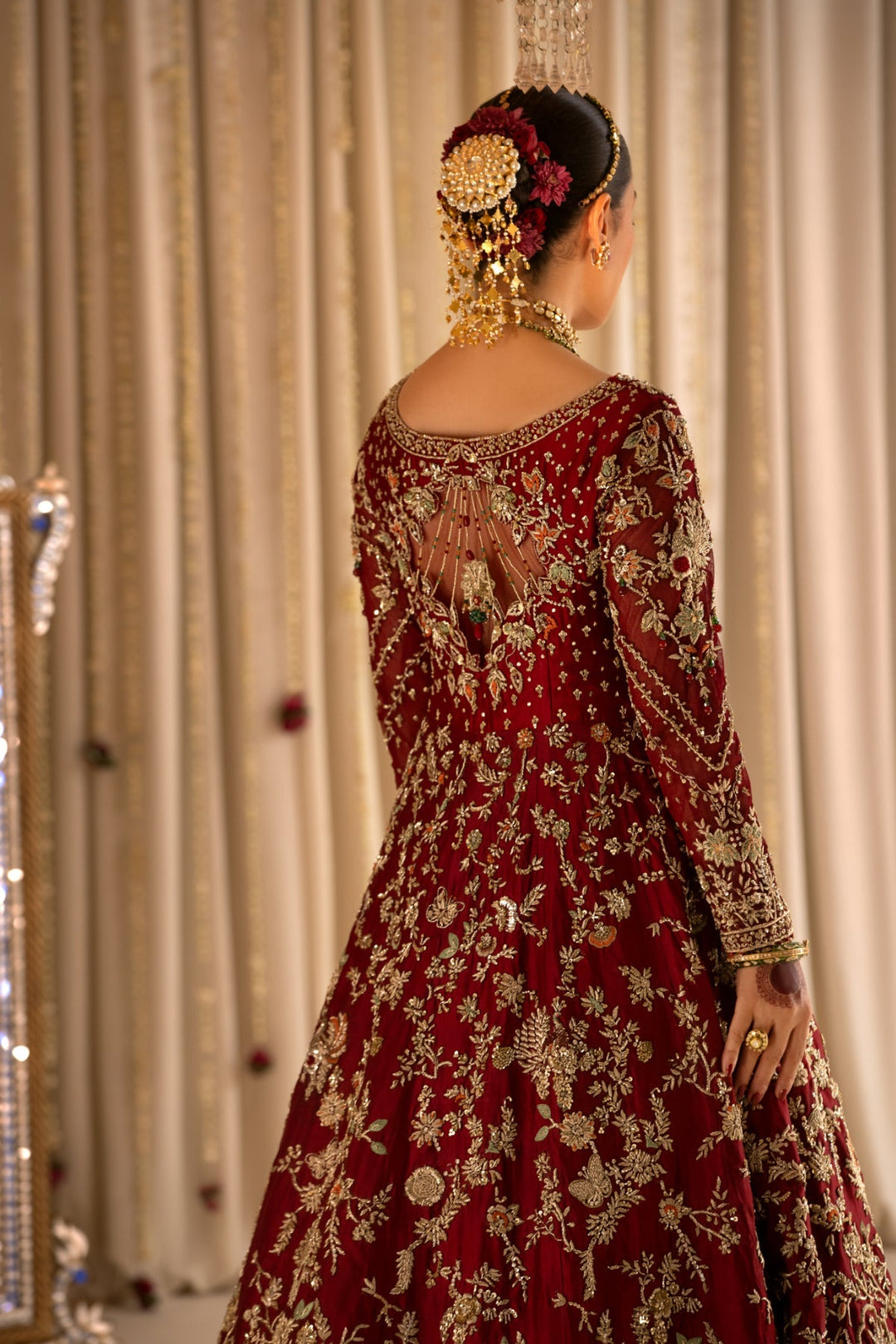Stunning Pakistani Bridal Pishwas Lehenga in Red