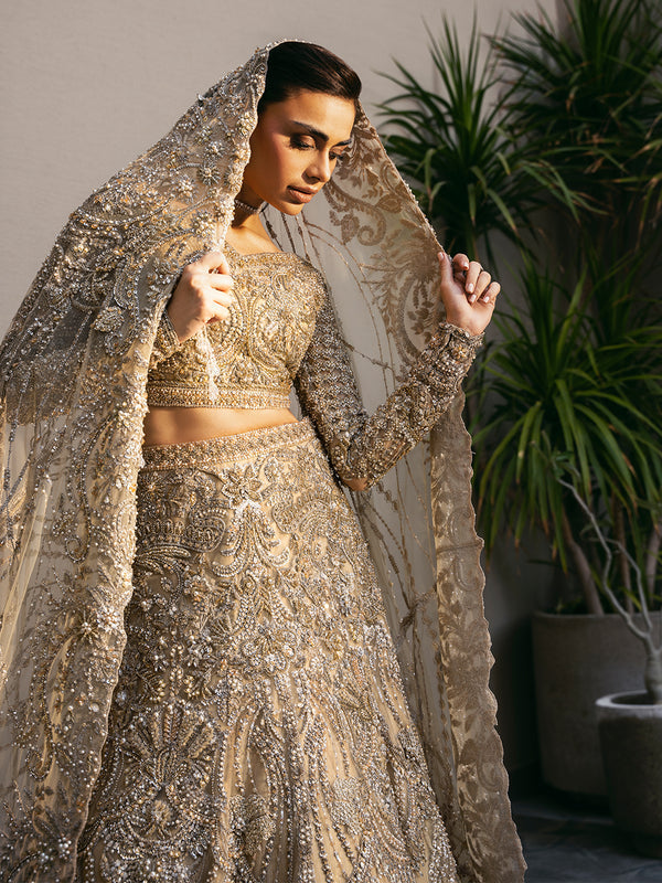 Majestic Pakistani Bridal Lehenga Choli for Weddings