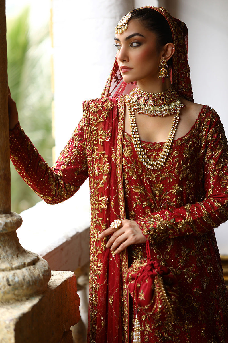 Stunning Pakistani Bridal Dress: Kameez Lehenga Style