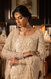Royal Pakistani Bridal Dress in Mermaid Gown and Veil Style
