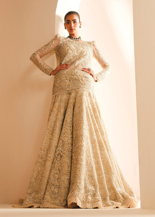 Royal Pakistani Bridal Dress in Shirt and Lehenga Style Online