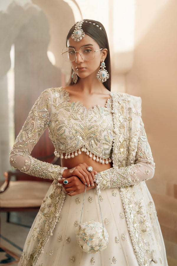 Pakistani Bridal Dress in White Choli and Lehenga Style SMALL Pakistani Bridal Dress in White Choli and Lehenga Style SMALL