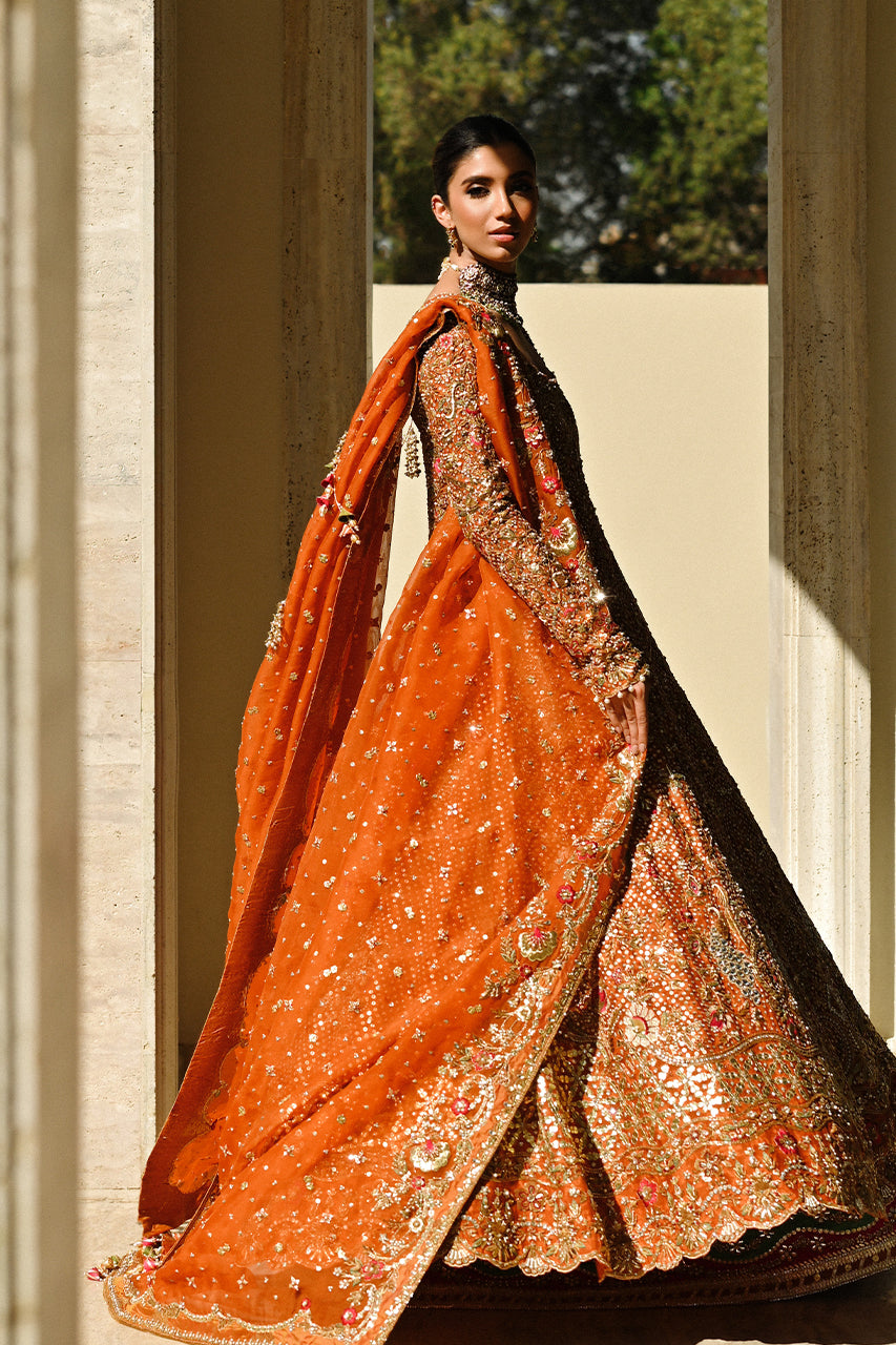 Elegant Pakistani Bridal Mehndi Dress in Lehenga Pishwas Style