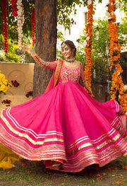 Royal Pakistani Bridal Mehndi Dress in Pink Pishwas Style