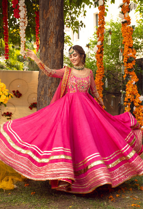 Royal Pakistani Bridal Mehndi Dress in Pink Pishwas Style