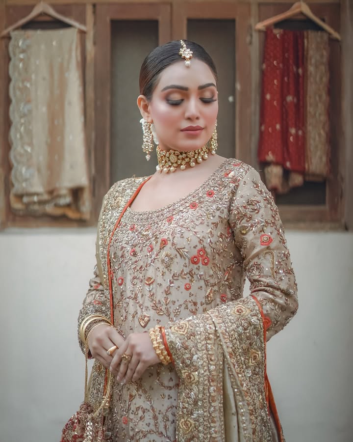Stunning Pakistani Bridal Lehenga and Kameez Outfit