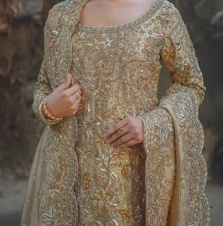 Elegant Pakistani Bridal Dress - Kameez Lehenga Style