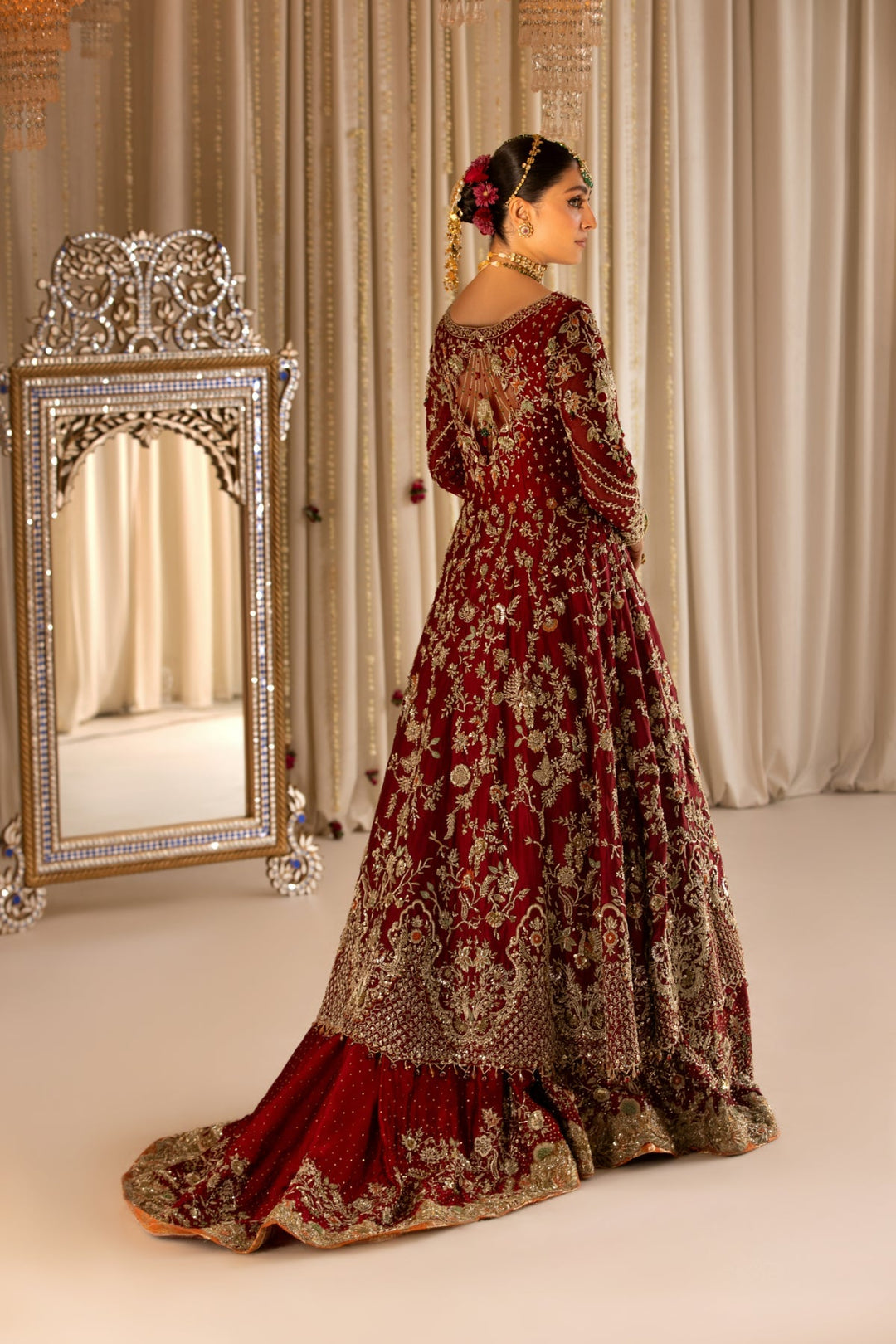 Stunning Pakistani Bridal Pishwas Lehenga in Red