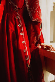 Royal Pakistani Wedding Dress in Pishwas and Lehenga Style