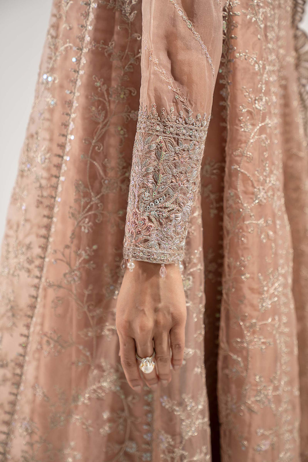 Royal Pakistani Party Wear in Embroidered Suit