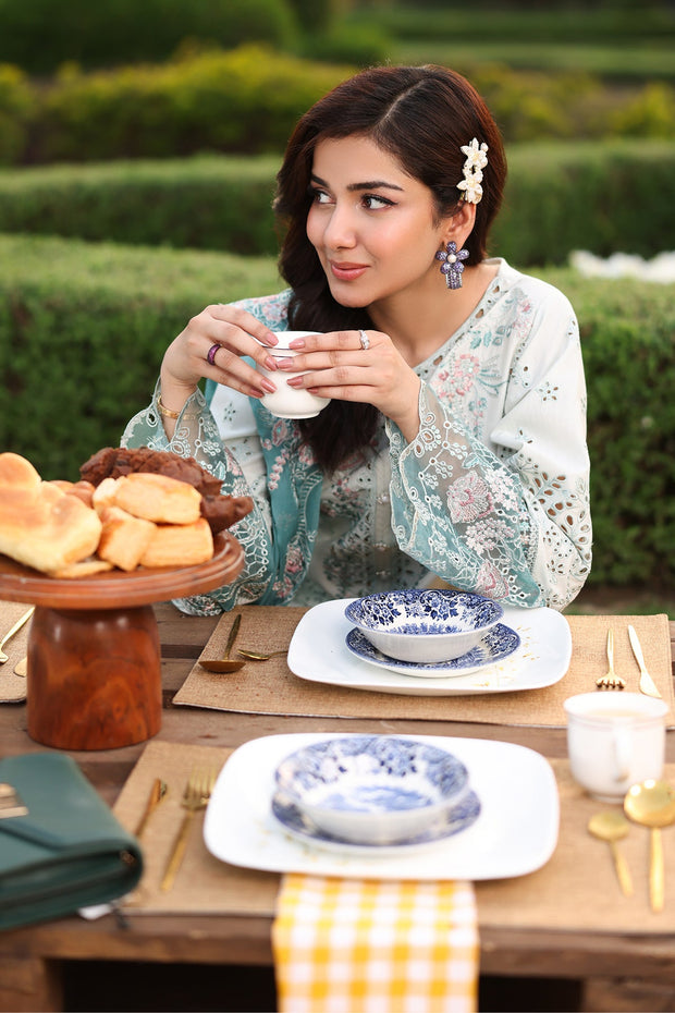 Imrozia Premium Lawn Pakistani Dresses with Delicate Embroidery