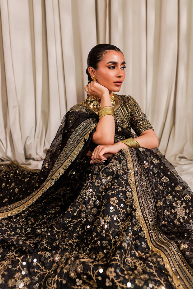Classic Black Golden Pakistani Wedding Dress Lehenga Choli XLARGE Classic Black Golden Pakistani Wedding Dress Lehenga Choli XLARGE