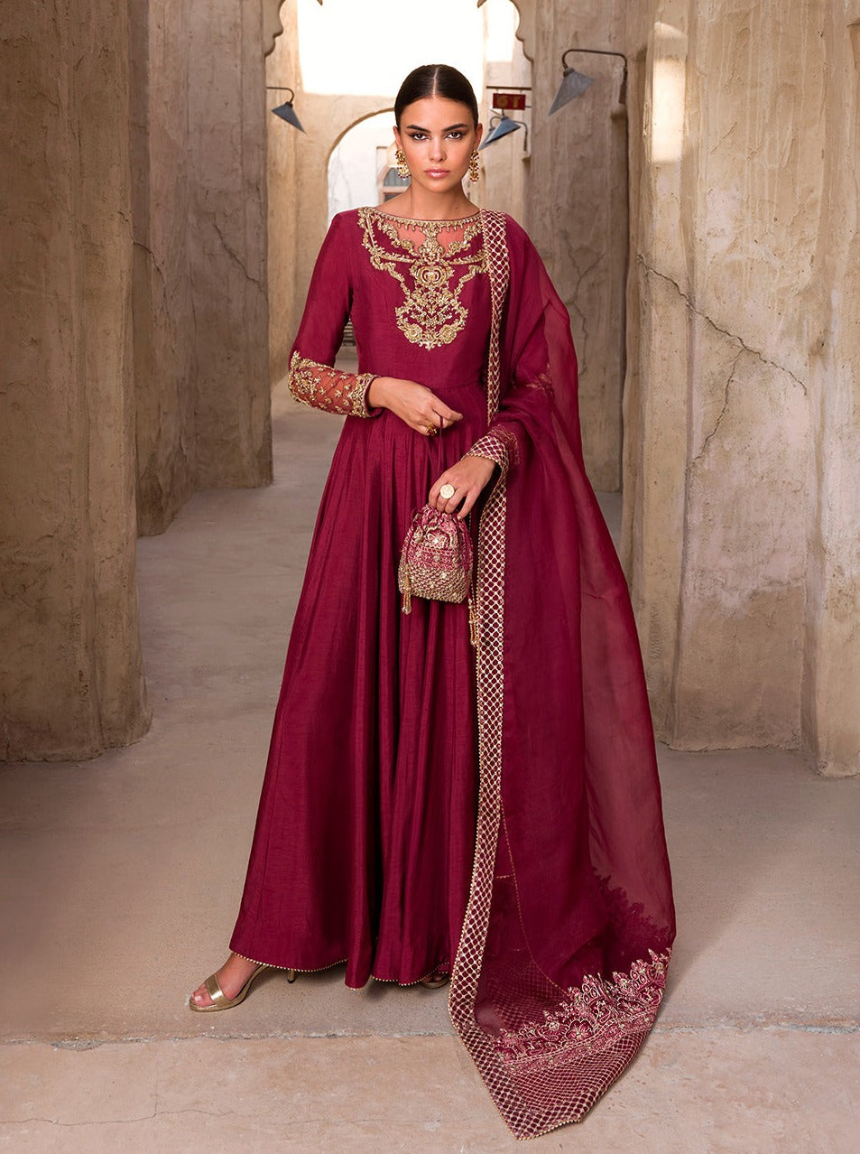 Traditional Pakistani Wedding Dress in Pishwas and Churidar Style