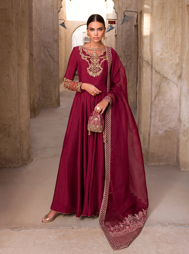 Traditional Pakistani Wedding Dress in Pishwas and Churidar Style